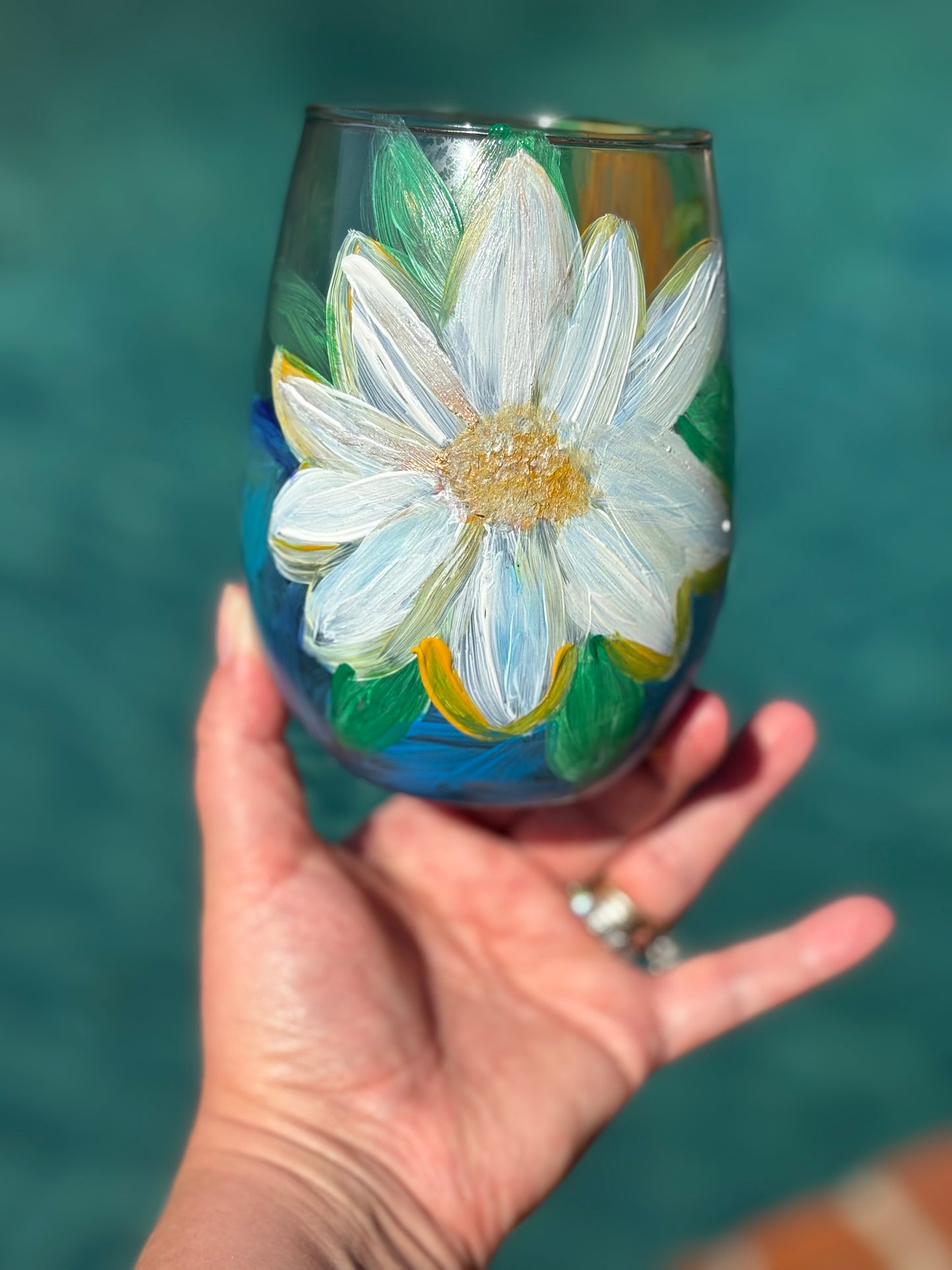 Hand- painted stemless wine glass (magnolia)