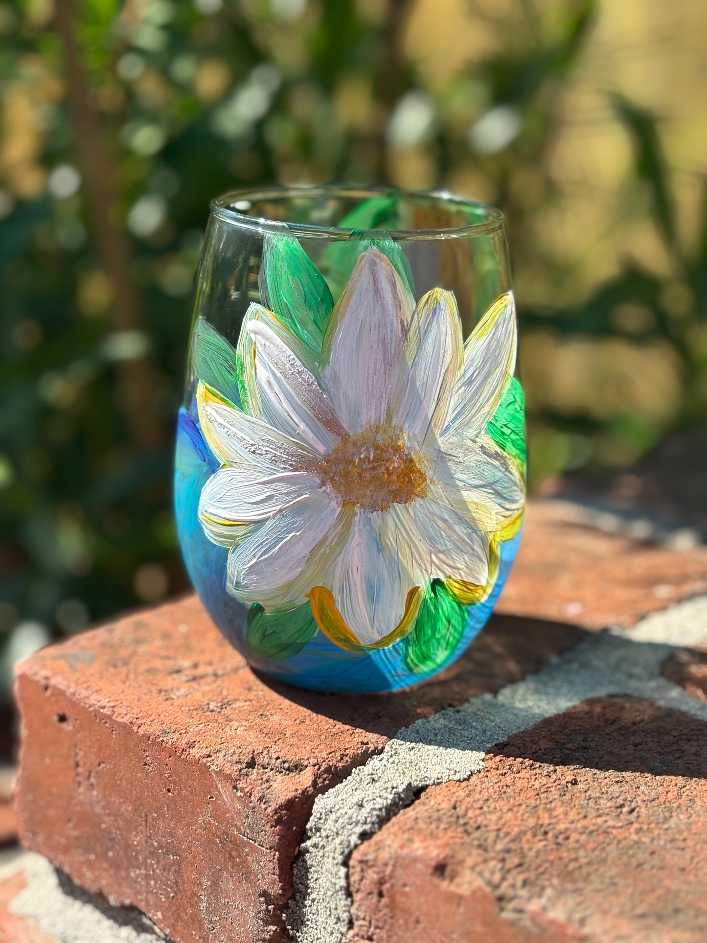 Hand- painted stemless wine glass (magnolia)