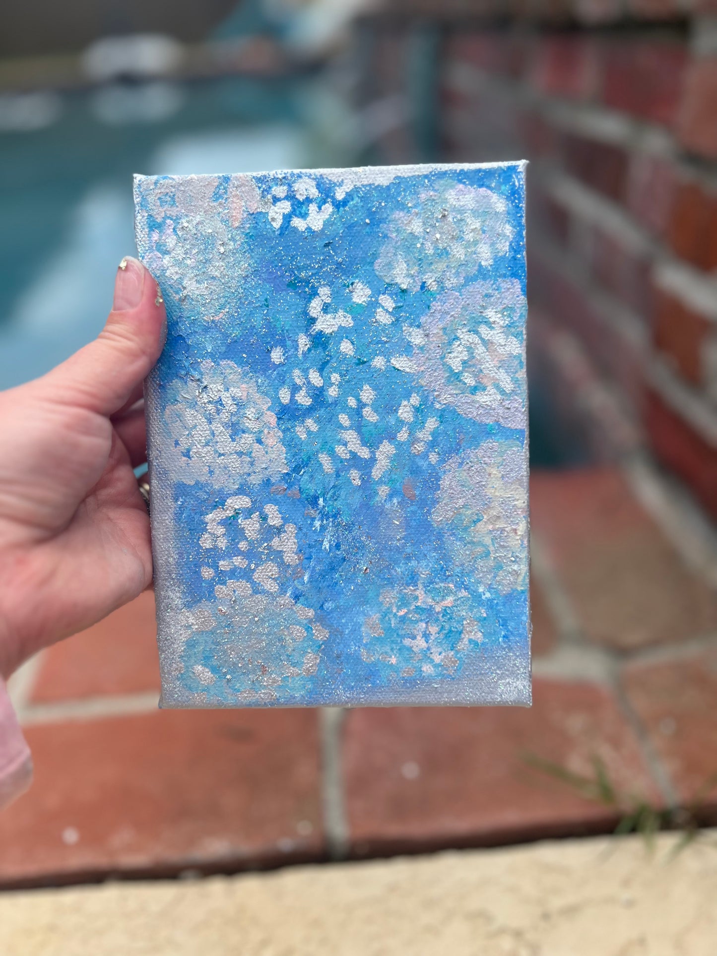 Mini authentic hydrangeas on block canvas