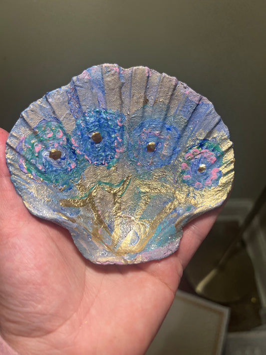 Hand painted “hydrangea” shell